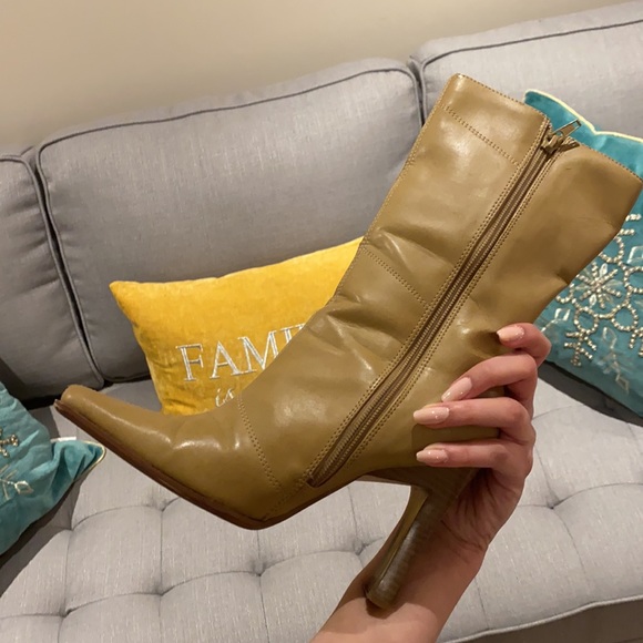 Light brown heel boots - Picture 4 of 4